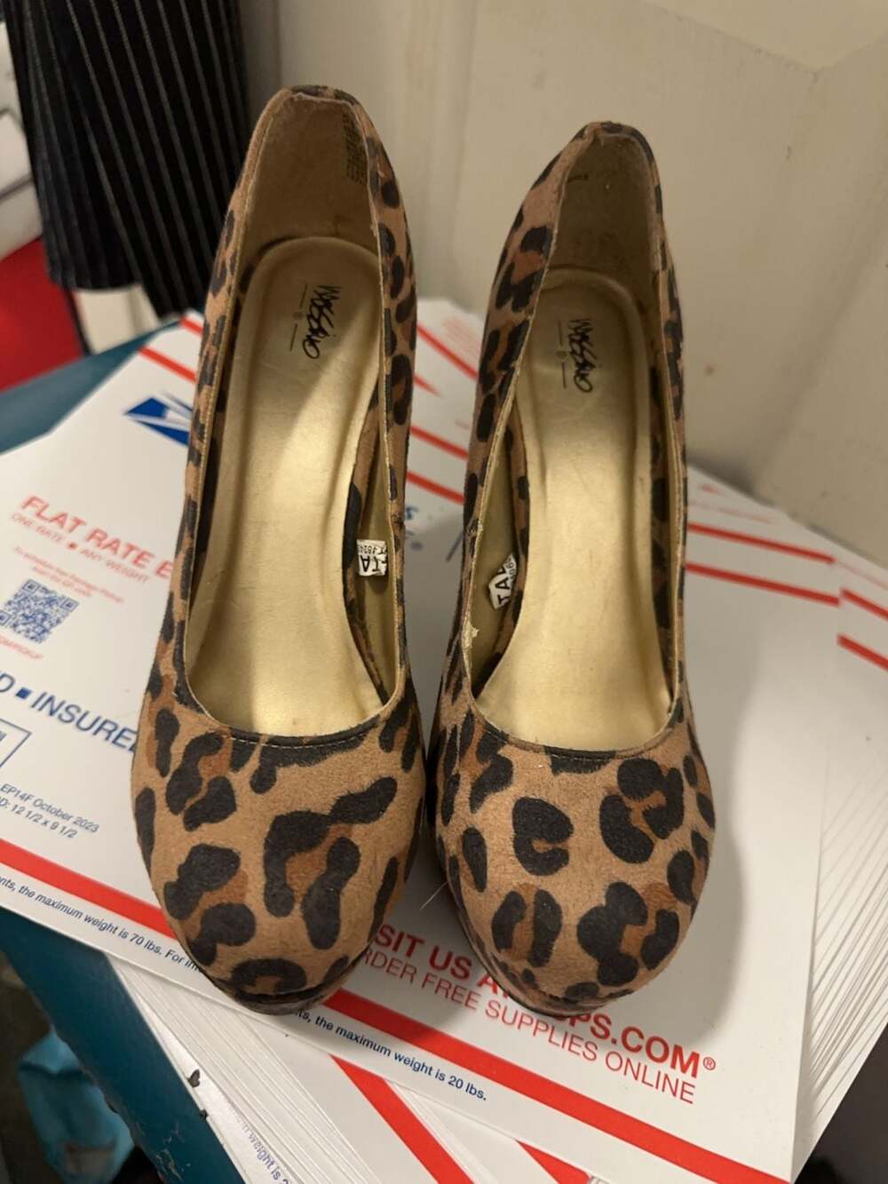 Mossimo Leopard Print Platform Heels Size 5.5